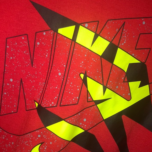 Nike kids Red Graphic T-Shirt - Picture 4 of 6